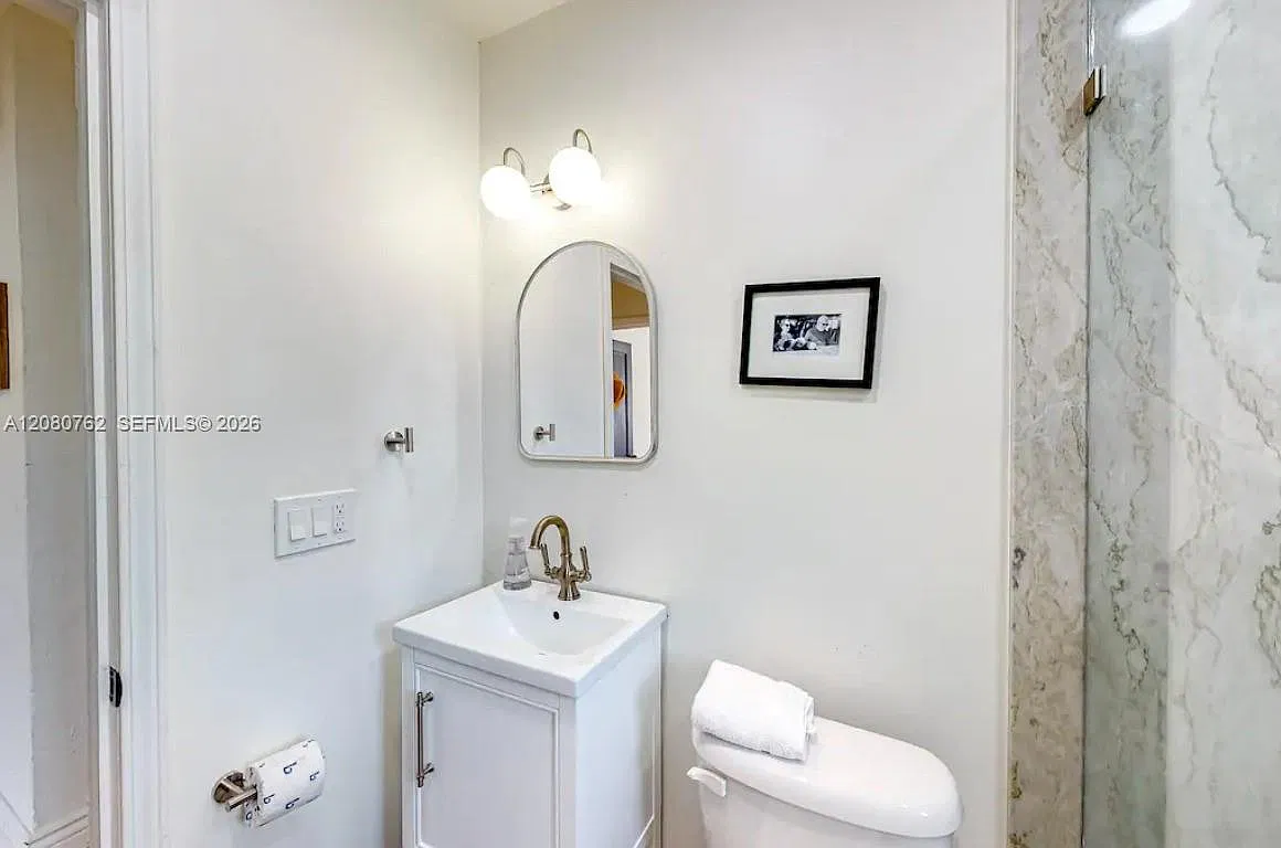3 bed, 1210 sqft, $4,800 — Photo 3