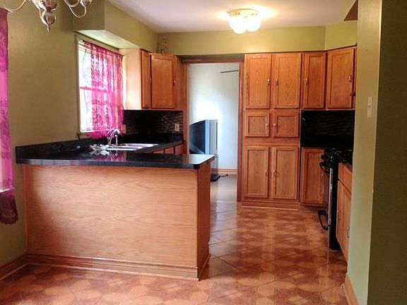4th image of 649 Lexington Dr