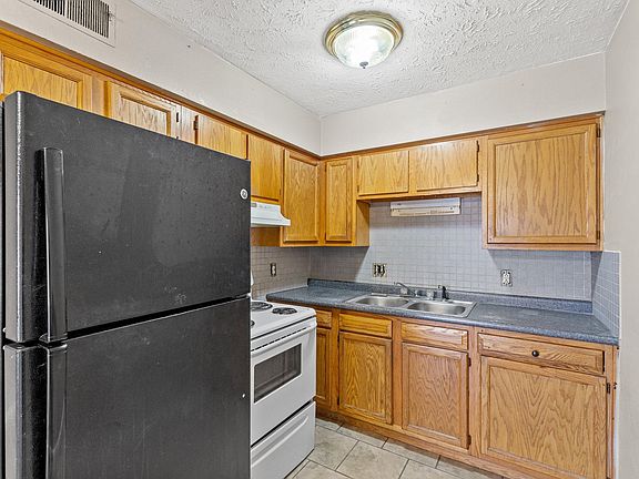 5th image of 1598 Martha Ct APT 4