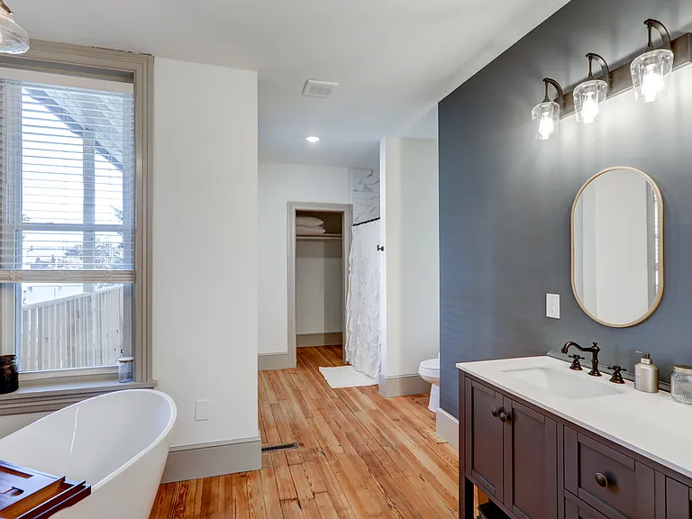 732 Chestnut St — Photo 1