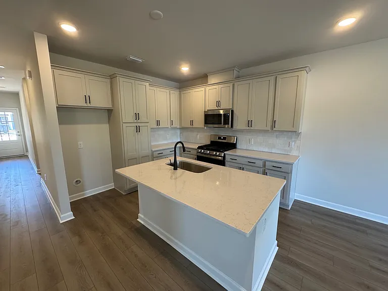 5110 Blackberry Ln — Photo 2