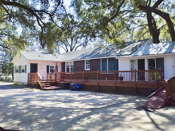 3rd image of 2533 S Live Oak Dr