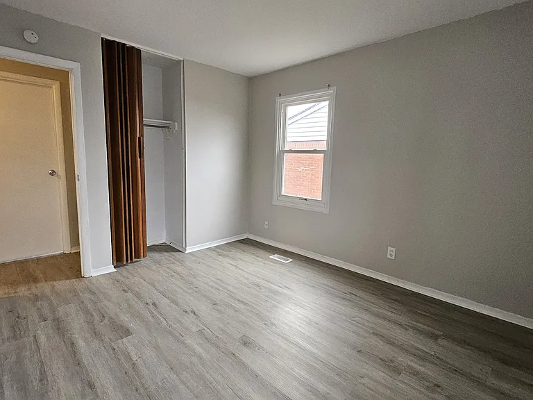 7812 Souter Dr — Photo 10