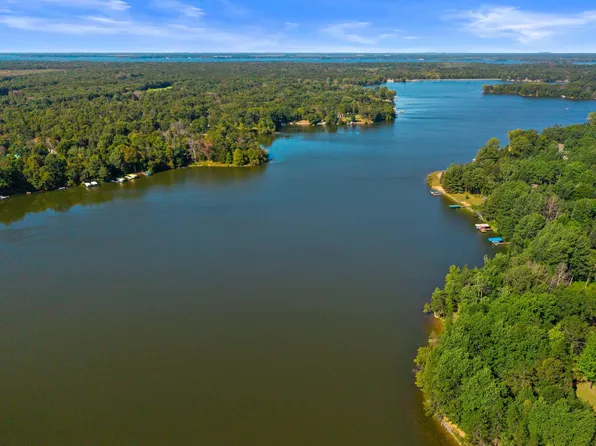 317 Wave Trl, Nekoosa, WI 54457