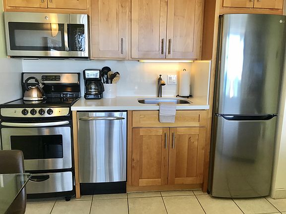 Full kitchen with dishwasher