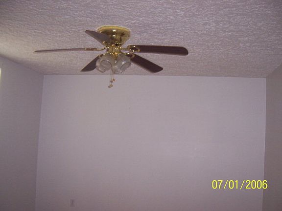 4th image of 12 Frazier Ave