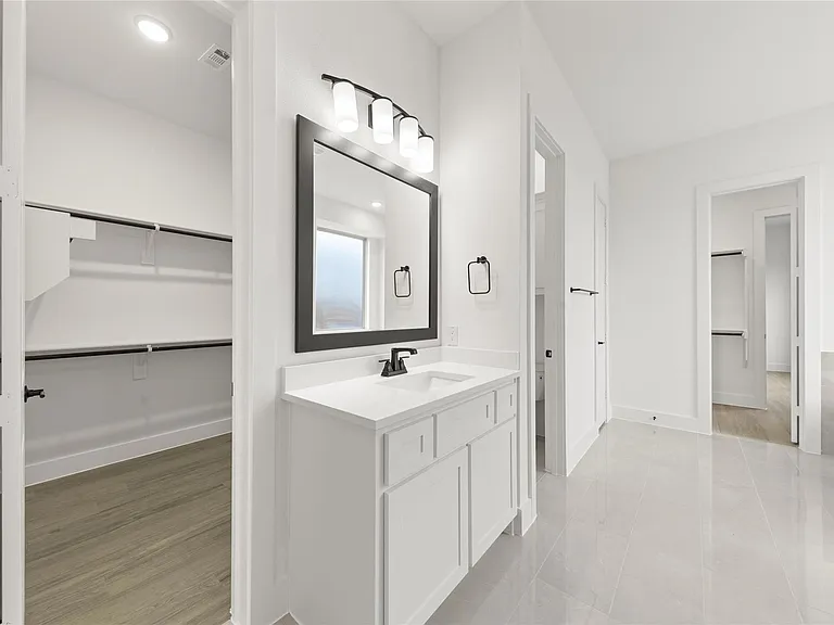 1320 Villanova Ln — Photo 18