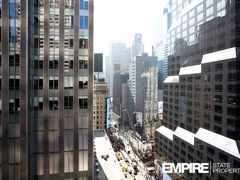 150 W 51st St #2102 — Photo 21