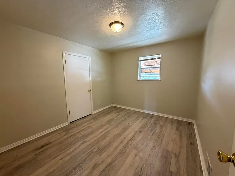 178 W Geneva Dr — Photo 11