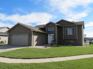 728 Leprechaun Cir, Brookings, SD 57006