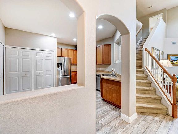 4th image of 3180 Arden Cir