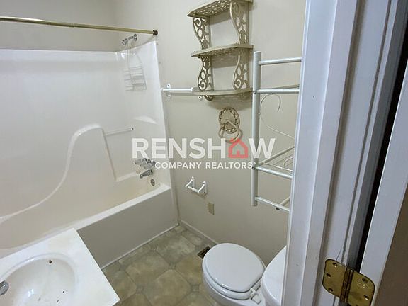 4th image of 217 Wynn St