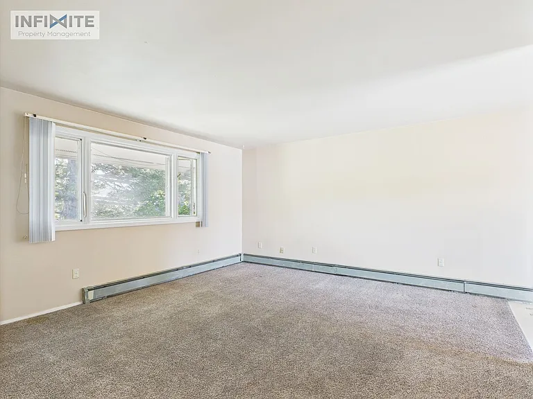 323 N 16th Ave — Photo 18