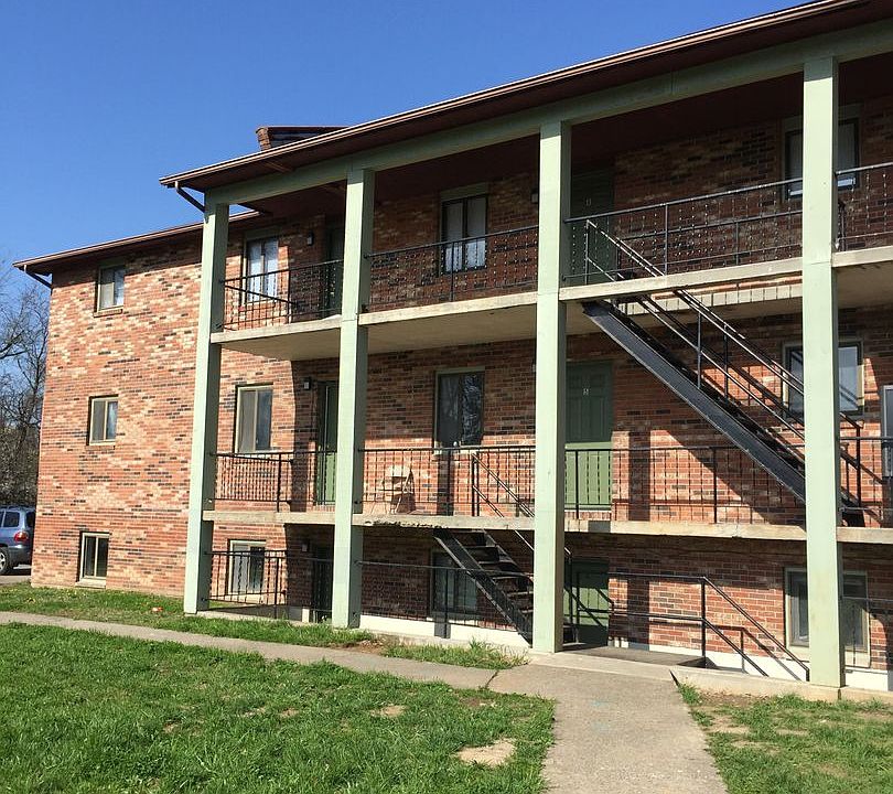 1st image of 5 Village Dr APT 5