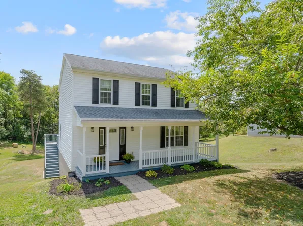 22 Singing Pines Ln, Staunton, VA 24401