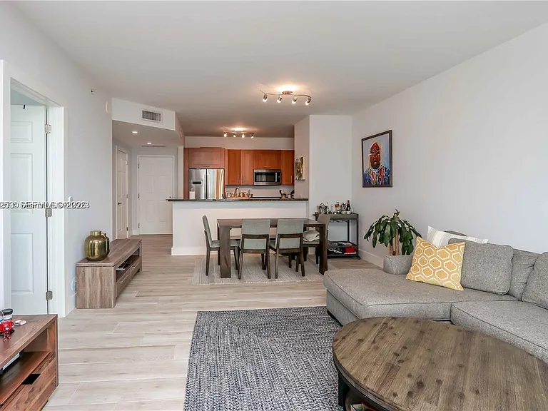 1300 Ponce De Leon Blvd #500 — Photo 2
