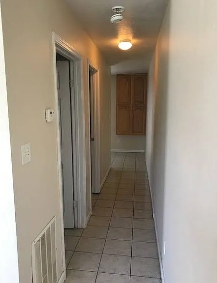 510-5 S Poplar St — Photo 2