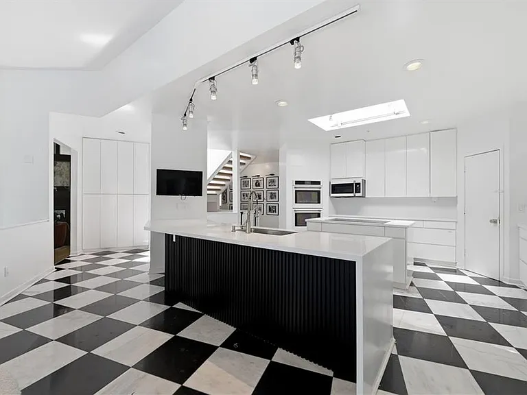 13 Heards Overlook Ct — Photo 19