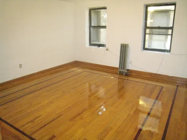 290 Clinton Street image 1 of 3
