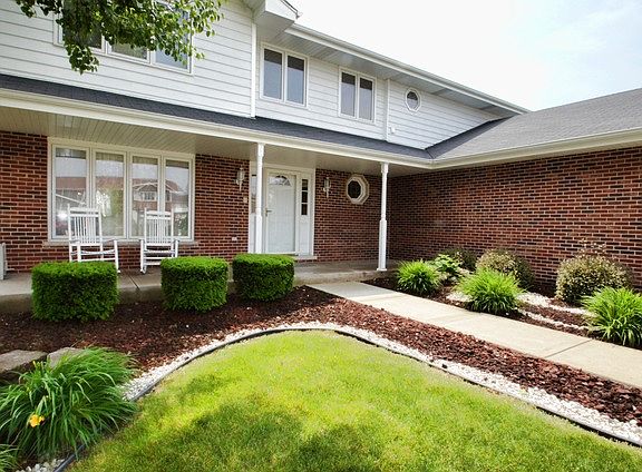 2nd image of 8131 Stonegate Dr