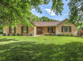 365 Round Tower Dr E, Saint Charles, MO