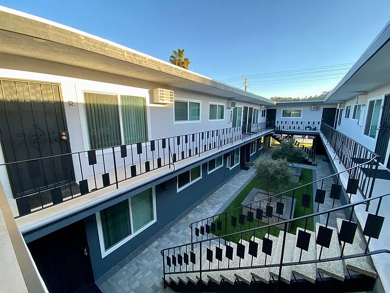919 E Acacia Ave — Photo 10
