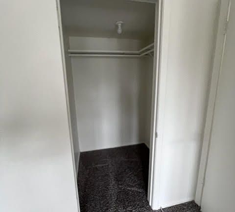 2nd image of 210-10905 Oasis Ct