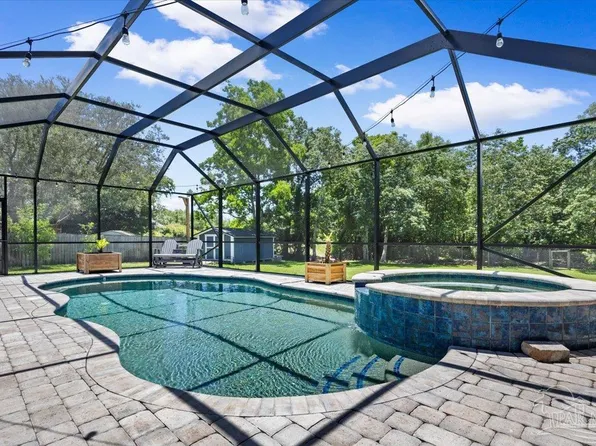 10035 Calle De Palencia, Navarre, FL 32566