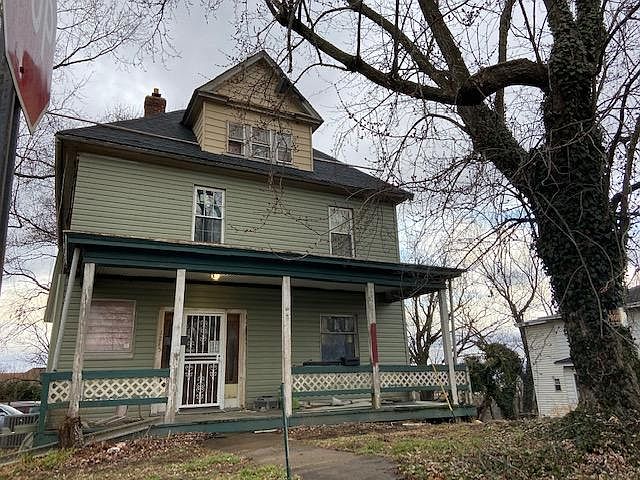 1st image of 1215 17th St SE