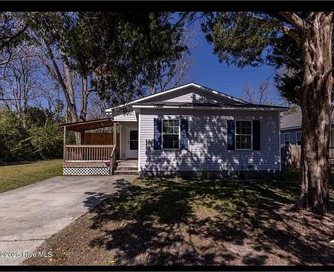 4 bed, $2,600 — Photo 2