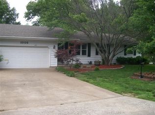 1005 S Paula Ave, Springfield, MO 65804