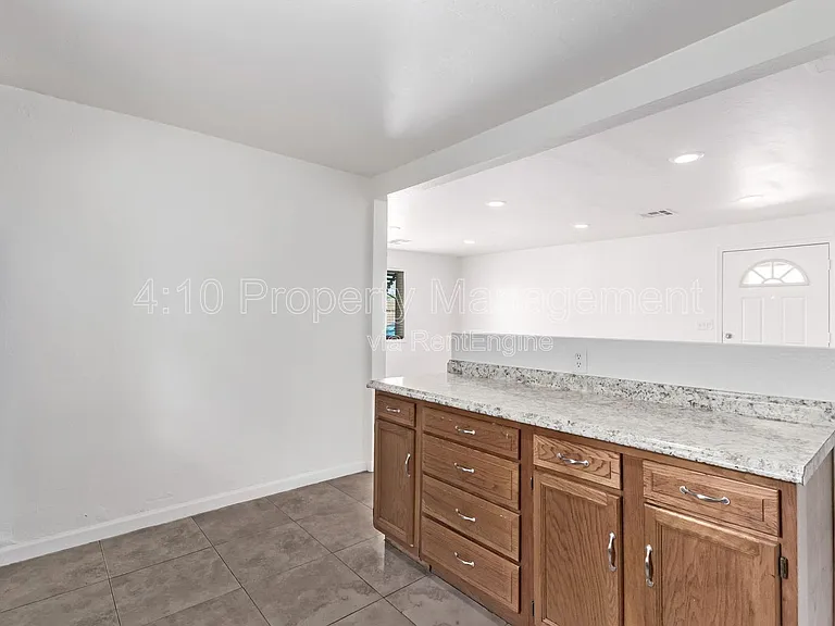 1117 N 13th St #1 — Photo 17