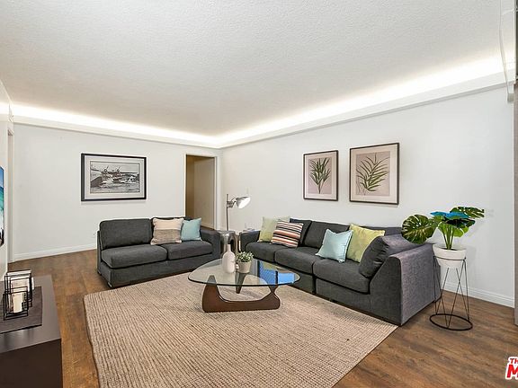 2nd image of 1122 W Huntington Dr Unit 4