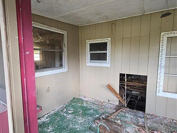 3rd image of 17208 Mercury Rd