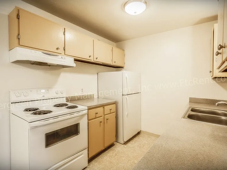 2034-2036 W Plum St — Photo 23