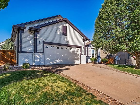 2nd image of 21097 Hawthorne Lane