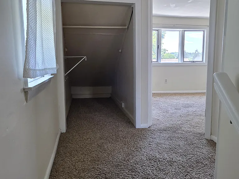 264 Roberts Ave — Photo 15