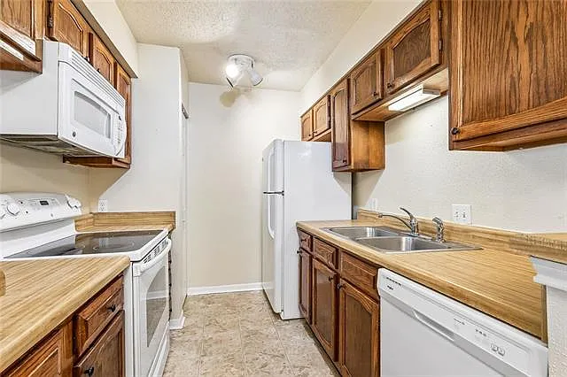 728 Village Rd #G — Photo 6