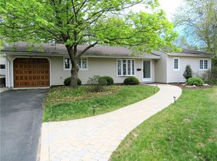 46 Cambridge Rd, Kendall Park, NJ 08824