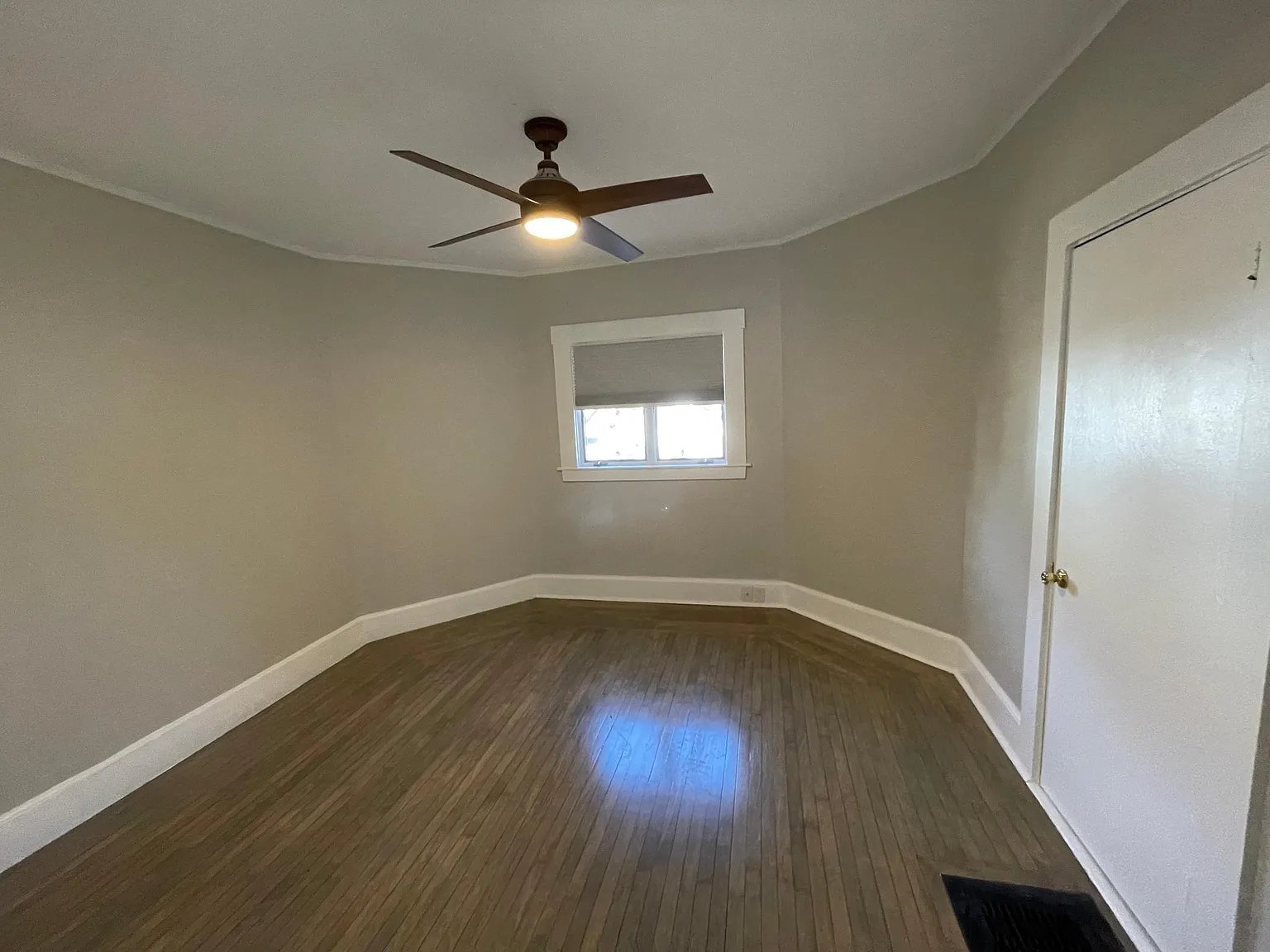 283 Hillside Ave — Photo 3