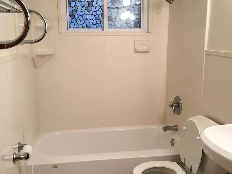 210 Marion Ave — Photo 9