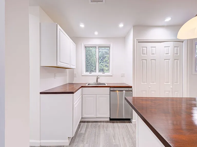1250 North Ave — Photo 24