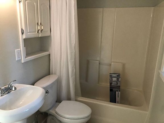 4th image of 11650 Royal Ave NE