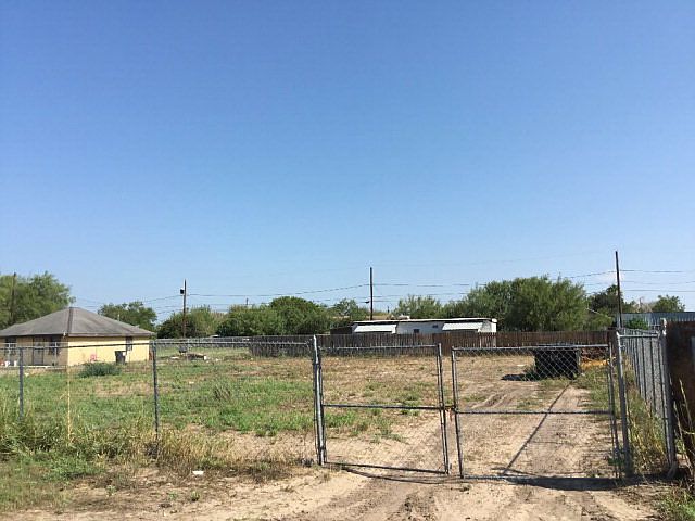 1st image of 1825 La Plaza Cir