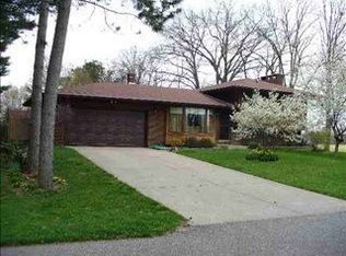 53976 Pine Tree Pl, Elkhart, IN 46514