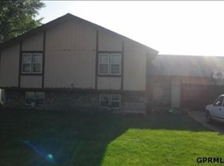 4542 N 63rd St, Omaha, NE 68104