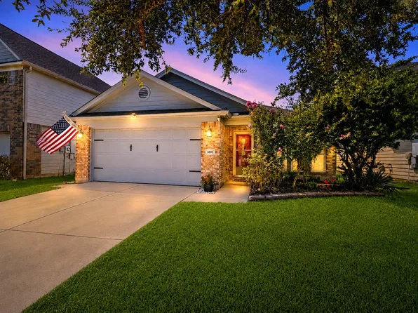 9890 Wing St, Conroe, TX 77385