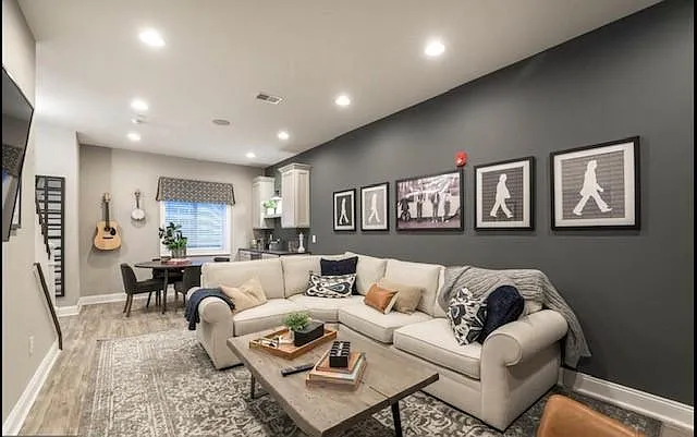 248 Charles Ellis Dr — Photo 23