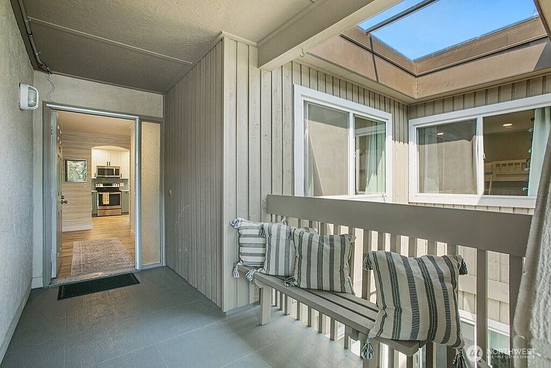 2nd image of 9715 NE Juanita Drive #B407