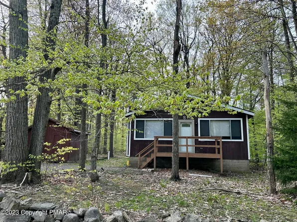 810 Trafalgar Rd, Tobyhanna, PA 18466